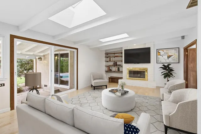 $1,100,000 | 868 Wixford Way, Sacramento, CA 95864