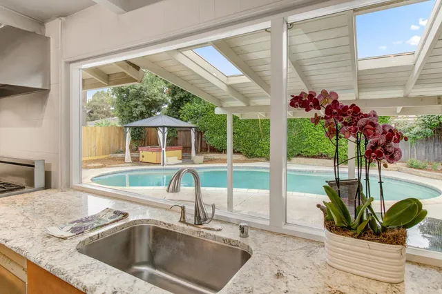 $1,100,000 | 868 Wixford Way, Sacramento, CA 95864