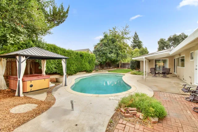 $1,100,000 | 868 Wixford Way, Sacramento, CA 95864