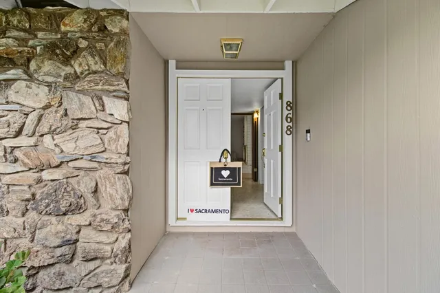 $1,100,000 | 868 Wixford Way, Sacramento, CA 95864