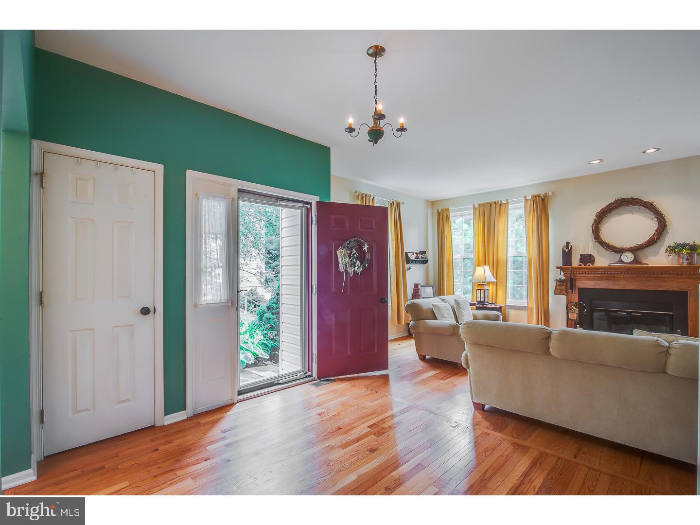 28 Country Road Perkasie, PA 18944 - Photo 4 of 24 Gallery Image 4