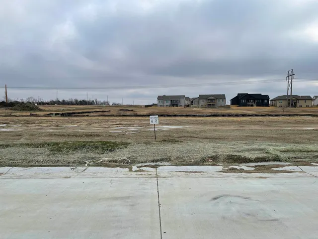 $31,900 | 5270 North Hampton Street, Bel Aire, KS 67226