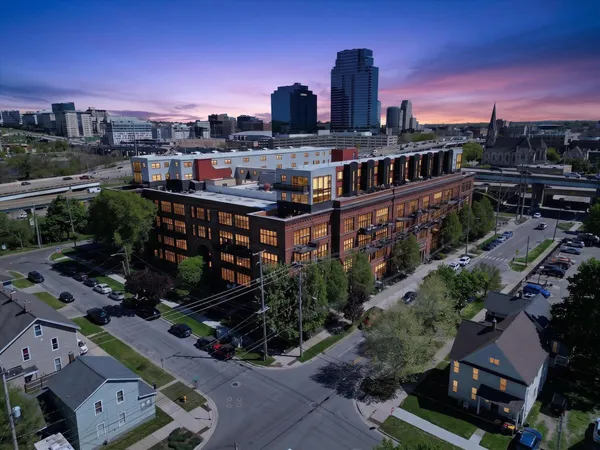 $289,876 | 600 Broadway Avenue Northwest, Unit 211, Grand Rapids, MI 49504