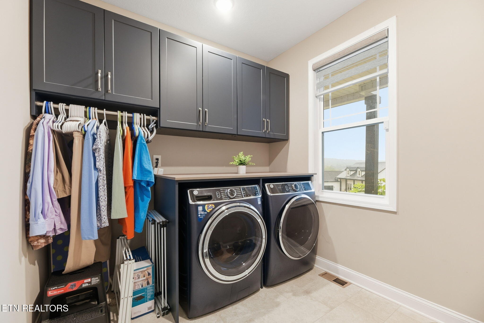 137 Black Oak Road Oak Ridge, TN 37830 - Photo 26 of 51 laundry