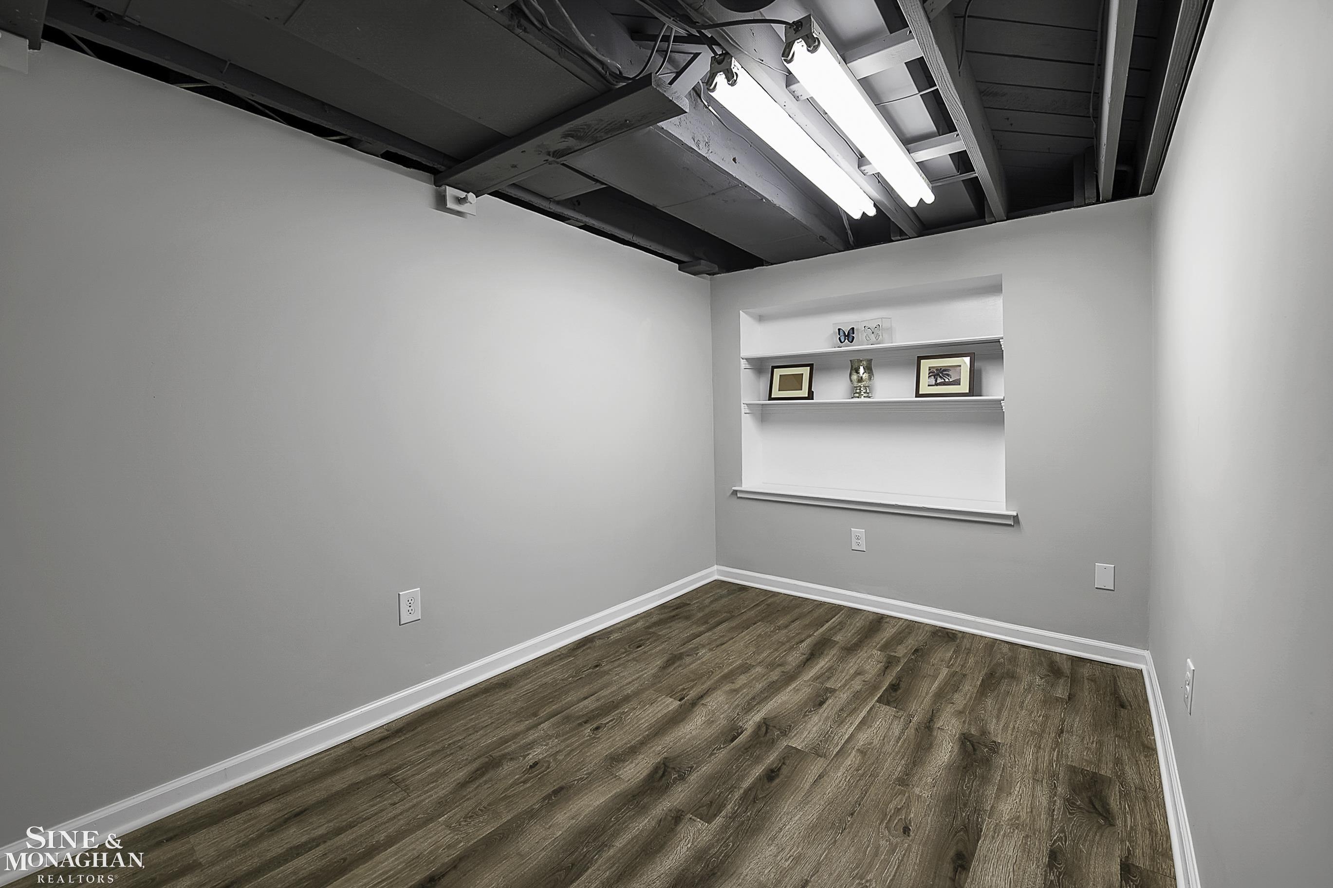 1356 Fairholme Road Grosse Pointe, MI 48236 - Photo 36 of 55 50100568-35.JPG
