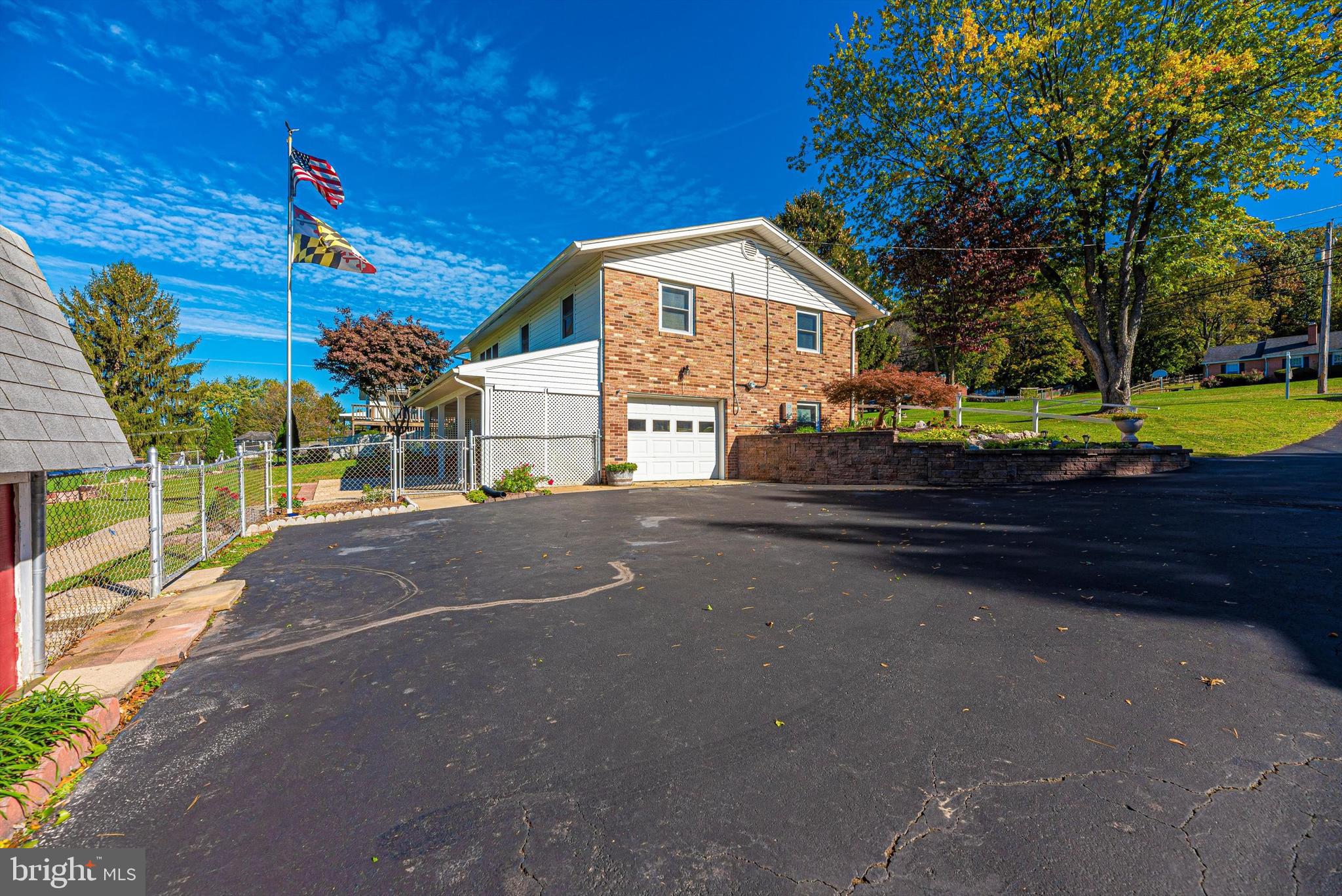 10329 Old Annapolis Road Frederick, MD 21701 - Photo 23 of 27 Driveway with plenty of parking!