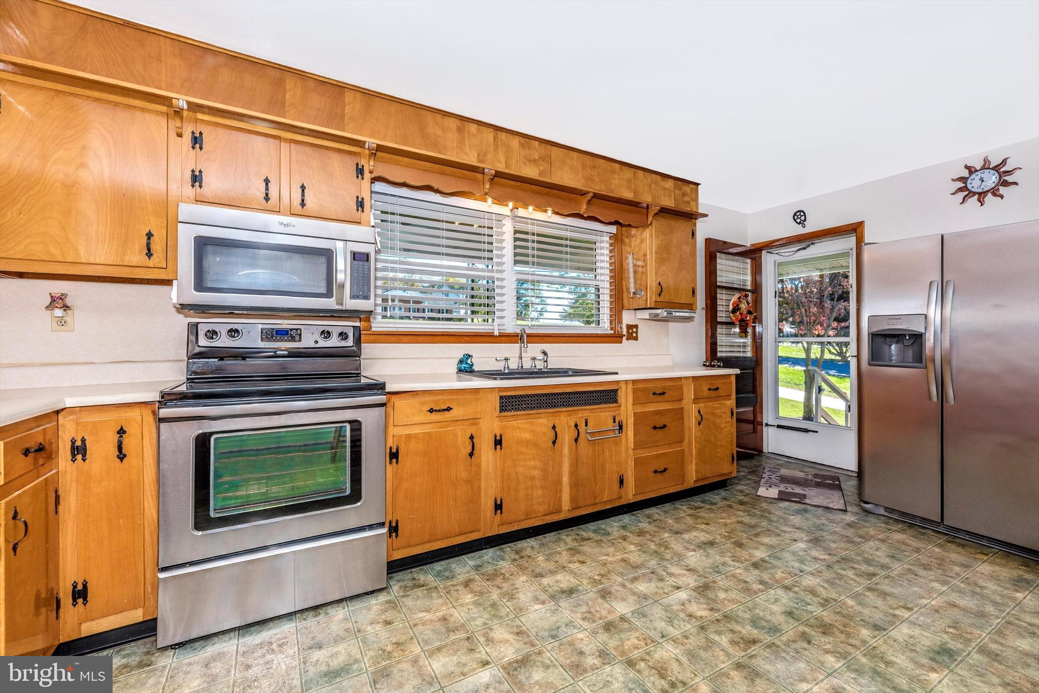 10329 Old Annapolis Road Frederick, MD 21701 - Photo 5 of 27 Kitchen