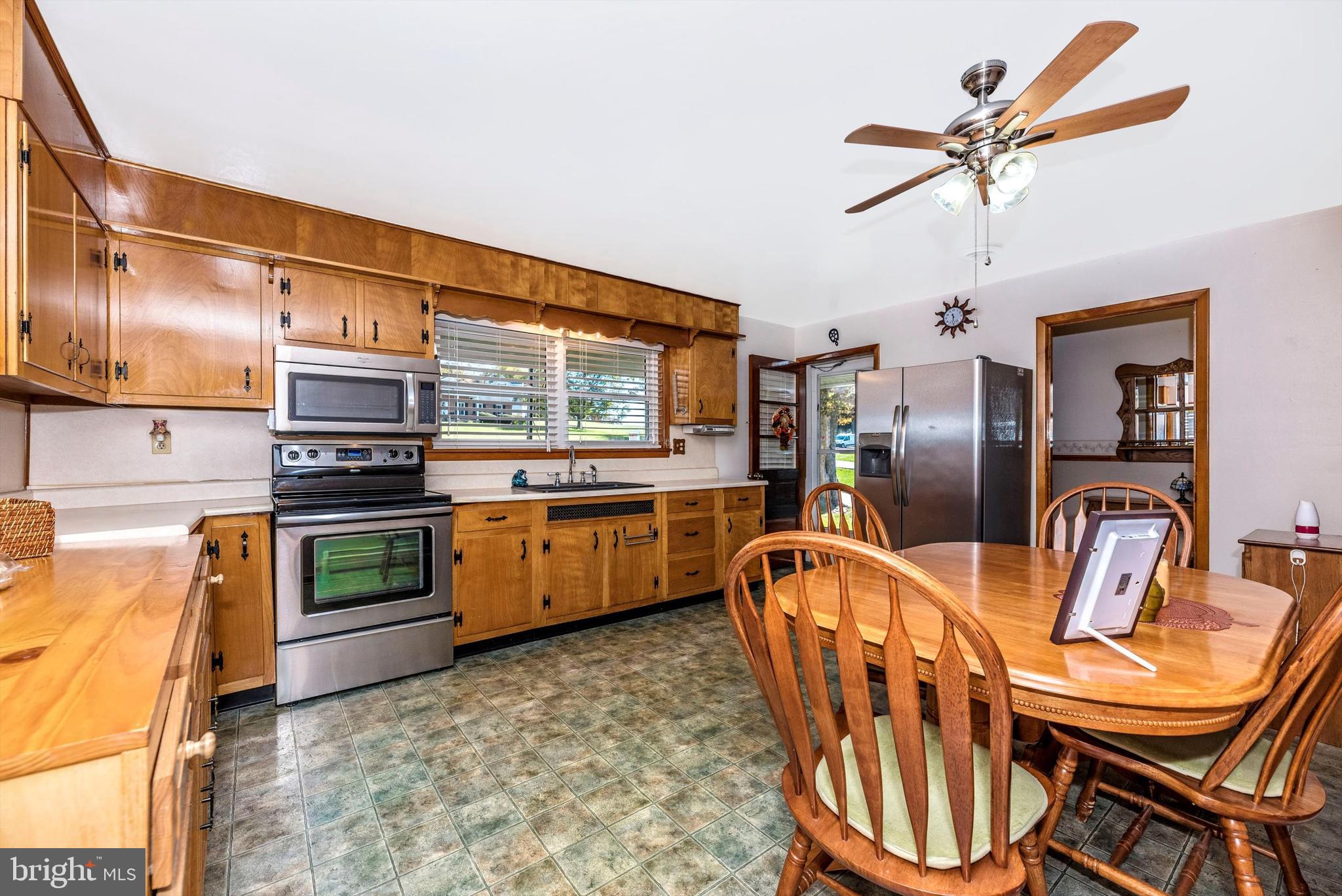 10329 Old Annapolis Road Frederick, MD 21701 - Photo 6 of 27 Kitchen - updated stainless steel appliances!