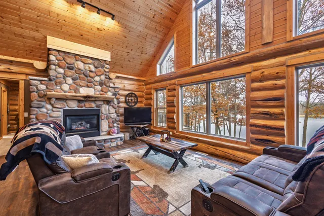 $1,299,800 | 3005 West Lake Jessie Drive, Alexandria, MN 56308