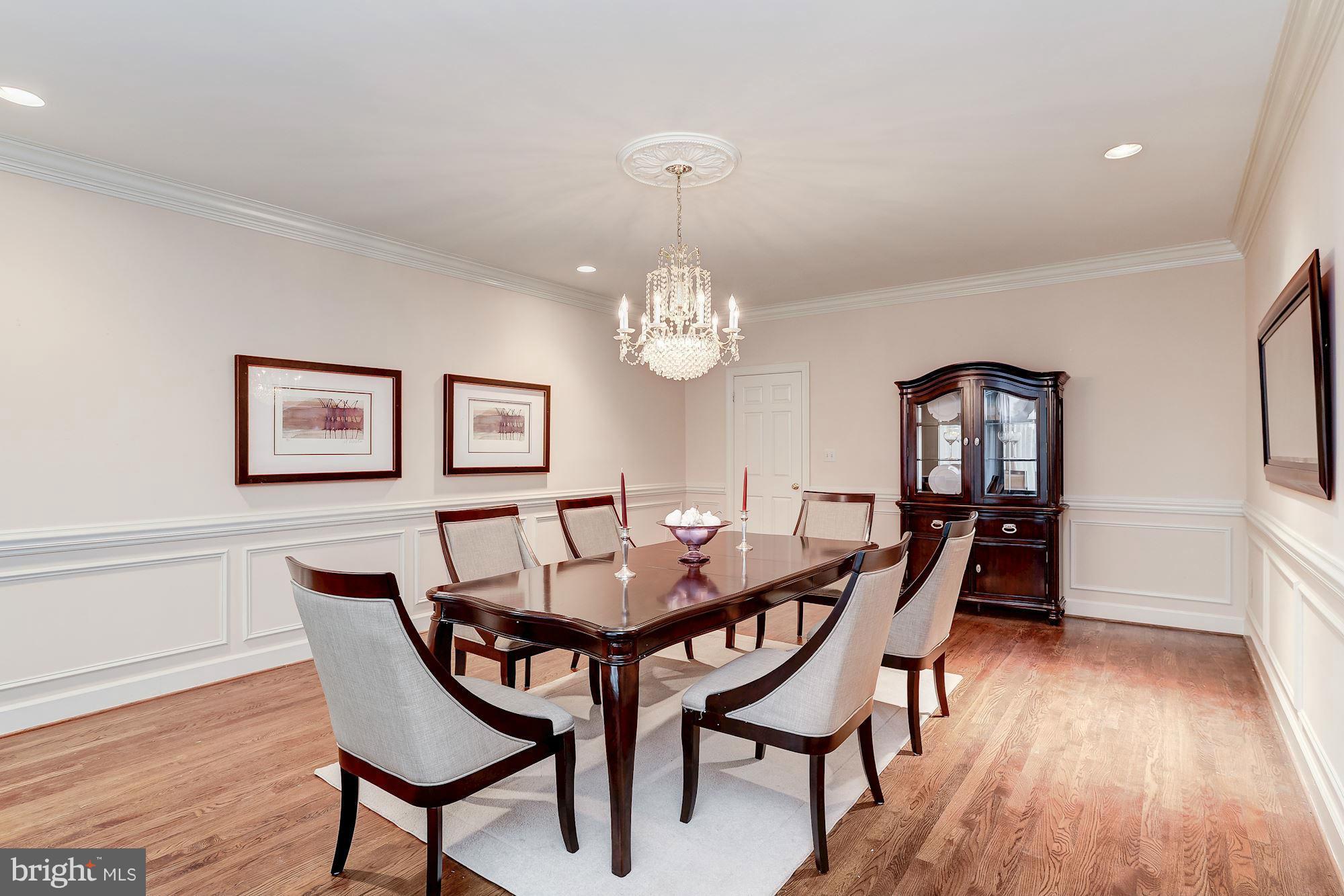 10021 Gary Road Potomac, MD 20854 - Photo 8 of 28 Dining Room