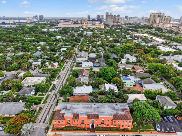 $2,200 | 623 Park Place, Unit 6, West Palm Beach, FL 33401