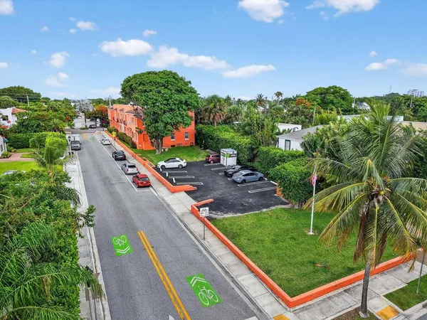 $2,200 | 623 Park Place, Unit 6, West Palm Beach, FL 33401