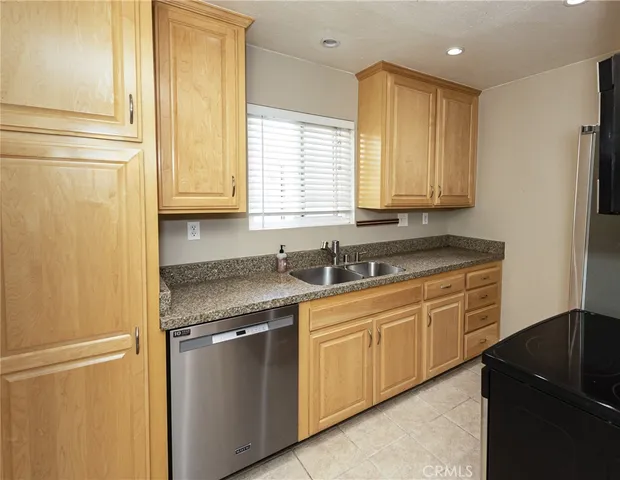 $3,190 | 1108 Camino Real, Unit 508, Redondo Beach, CA 90277