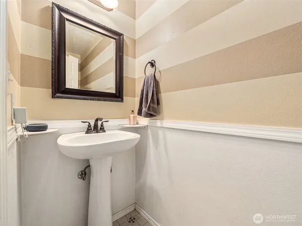 $720,000 | 16328 37th St Court East, Lake Tapps, WA 98391