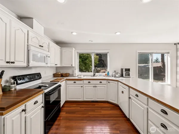 $720,000 | 16328 37th St Court East, Lake Tapps, WA 98391