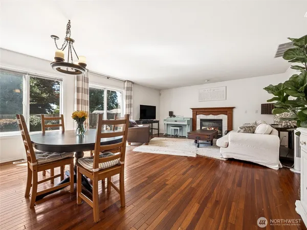 $720,000 | 16328 37th St Court East, Lake Tapps, WA 98391