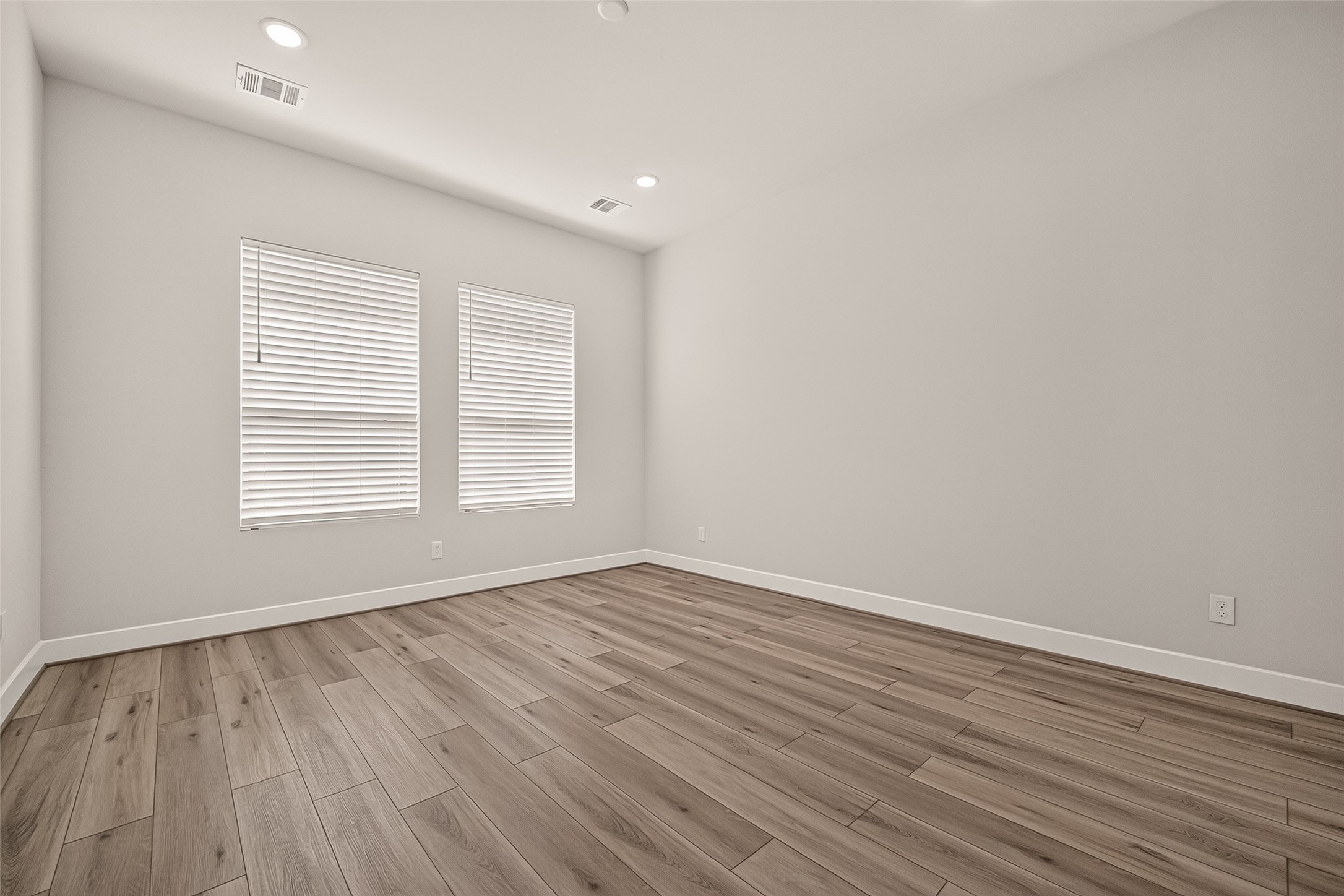 1726 Wandering Hills Road Conroe, TX 77304 - Photo 31 of 44 Gallery Image 31