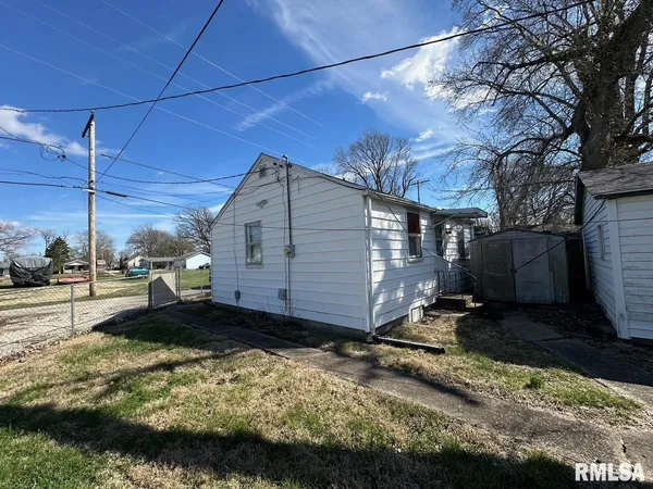 $107,000 | 432 North Daniels Avenue, Springfield, IL 62702