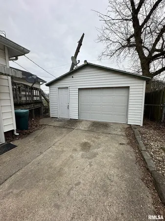 $107,000 | 432 North Daniels Avenue, Springfield, IL 62702