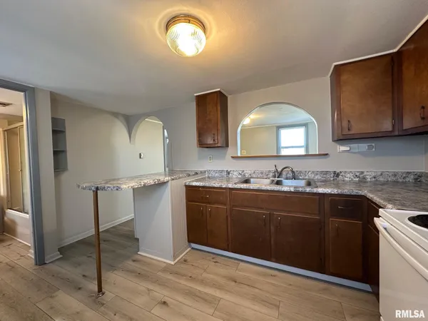 $107,000 | 432 North Daniels Avenue, Springfield, IL 62702