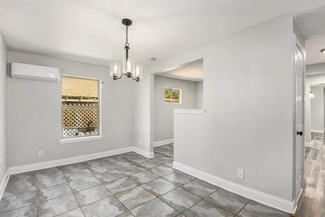 $1,800 | 3506 North Houston Street, Fort Worth, TX 76106