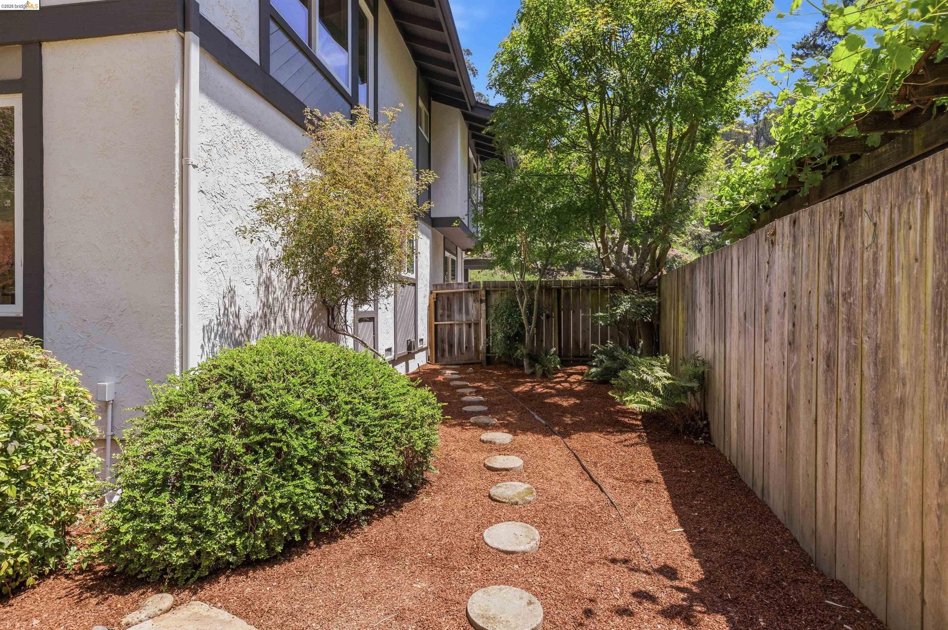 6763 Pinehaven Road Oakland, CA 94611 - Photo 42 of 48