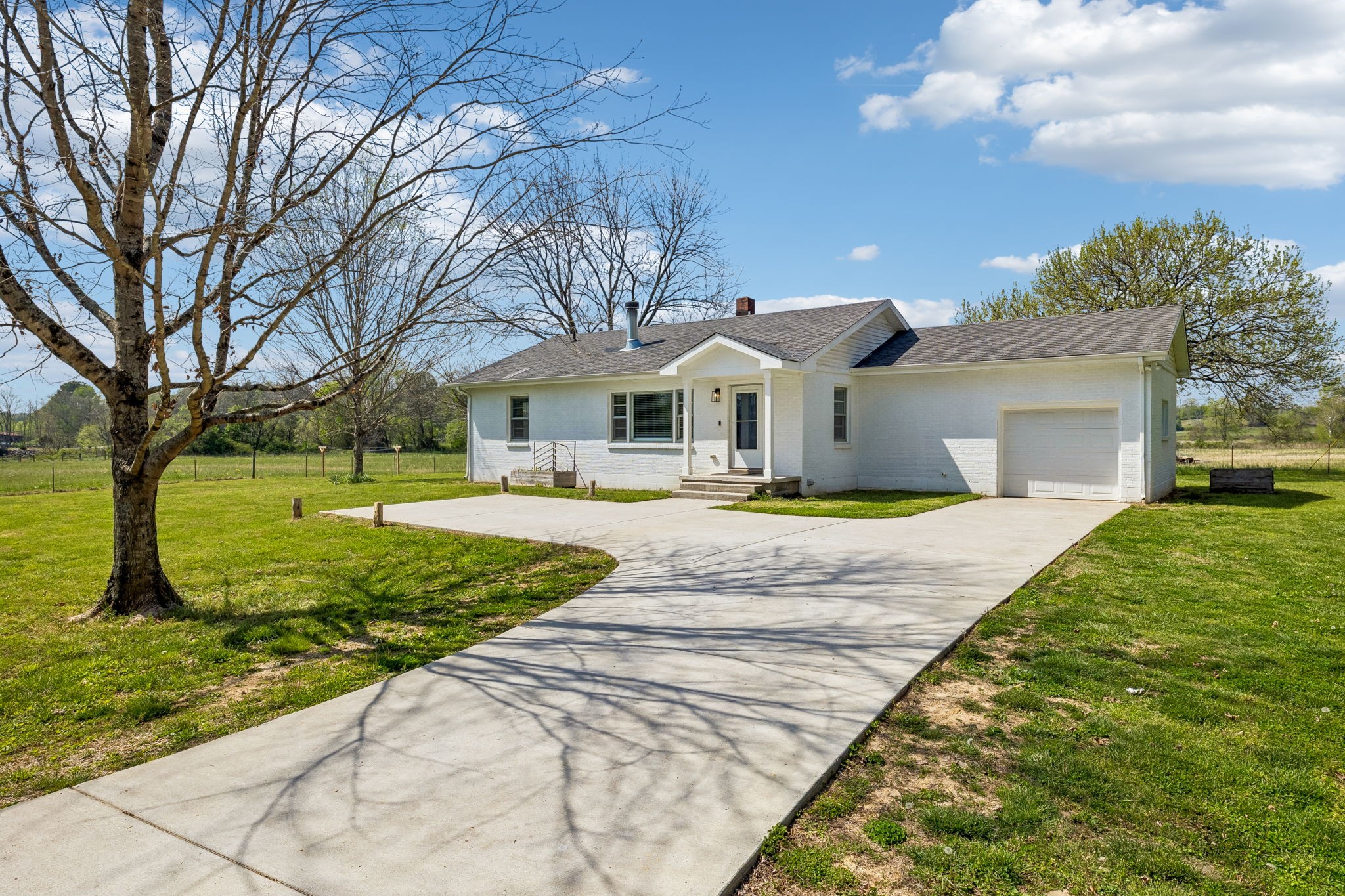 570 Piney Road Dickson, TN 37055 - Photo 1 of 63