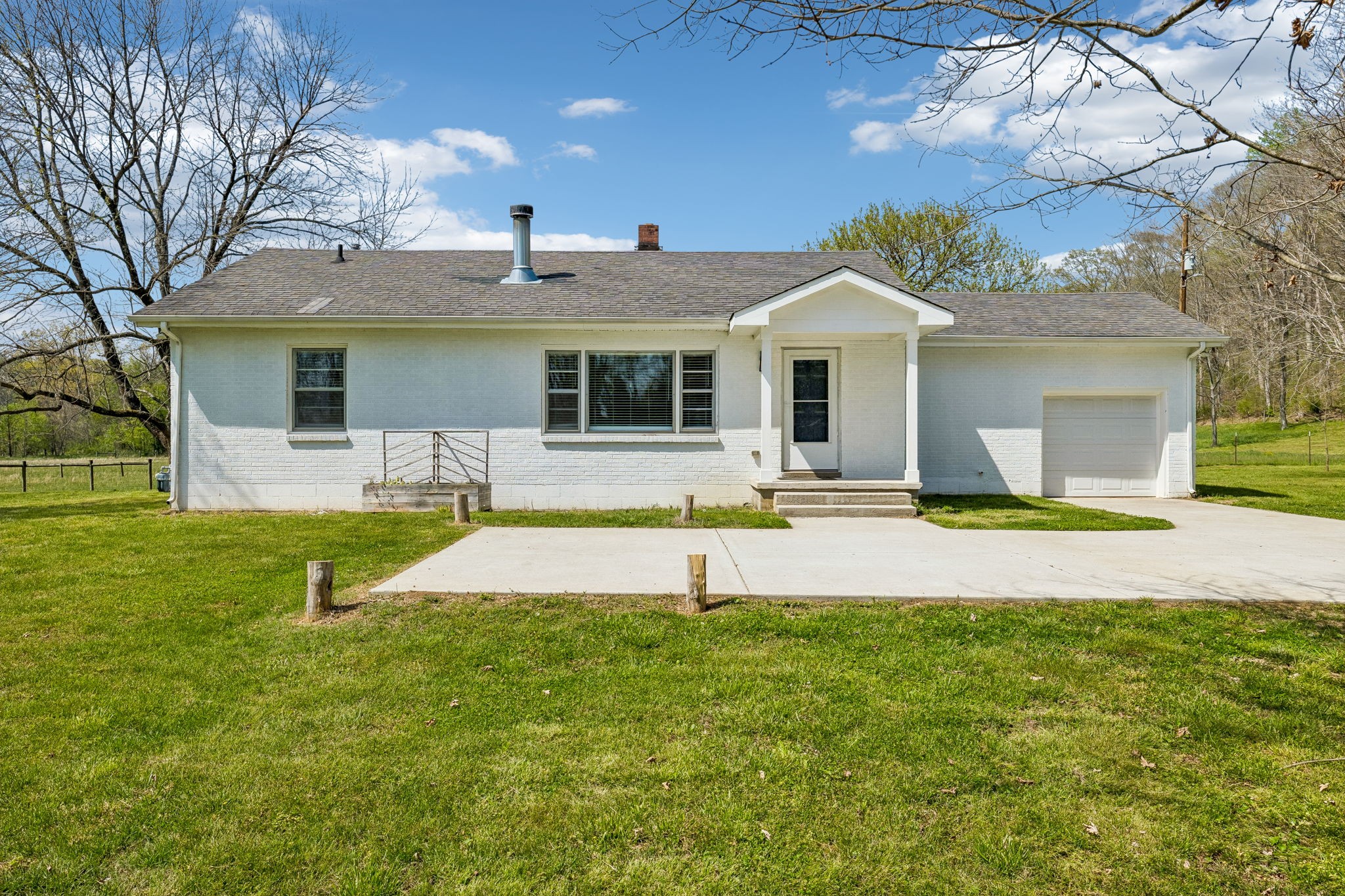 570 Piney Road Dickson, TN 37055 - Photo 2 of 63