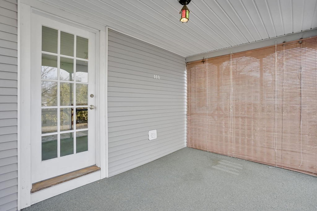 231 Dayton Street Springfield, MA 01118 - Photo 16 of 28