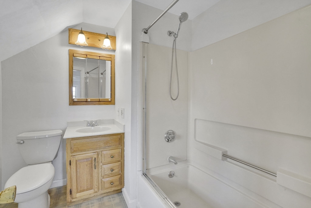 231 Dayton Street Springfield, MA 01118 - Photo 17 of 28