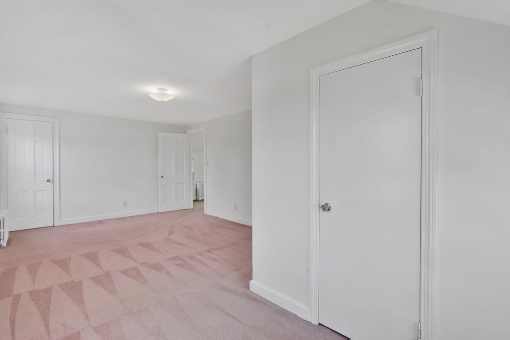 231 Dayton Street Springfield, MA 01118 - Photo 19 of 28