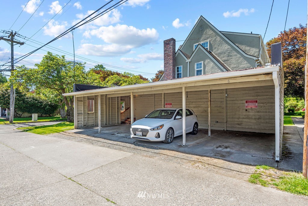 2030 Maple Street, Unit 16 Longview, WA 98632 - Photo 31 of 31 a car parked in front of a house