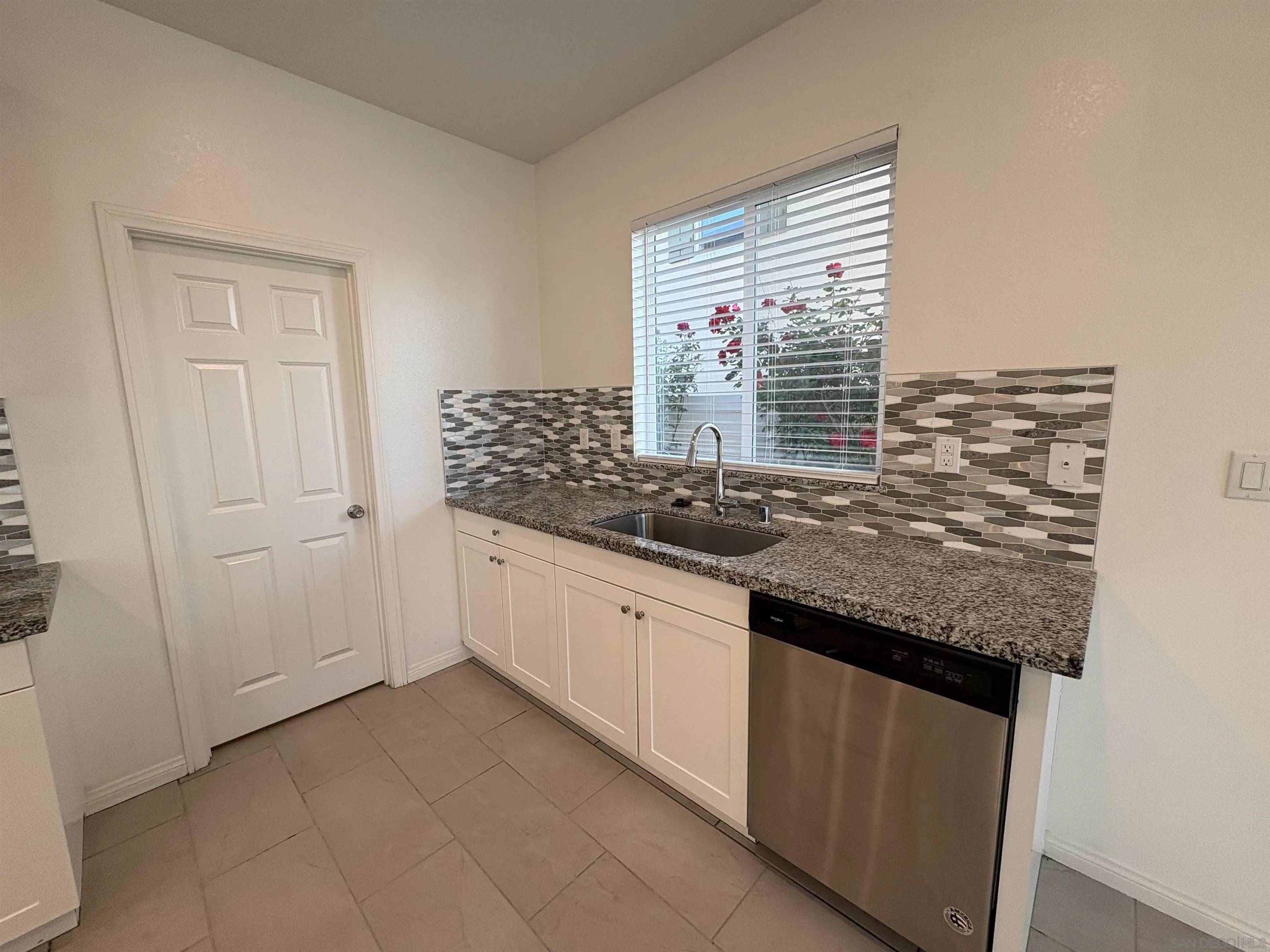 420 Appleton Way Perris, CA 92570 - Photo 5 of 28