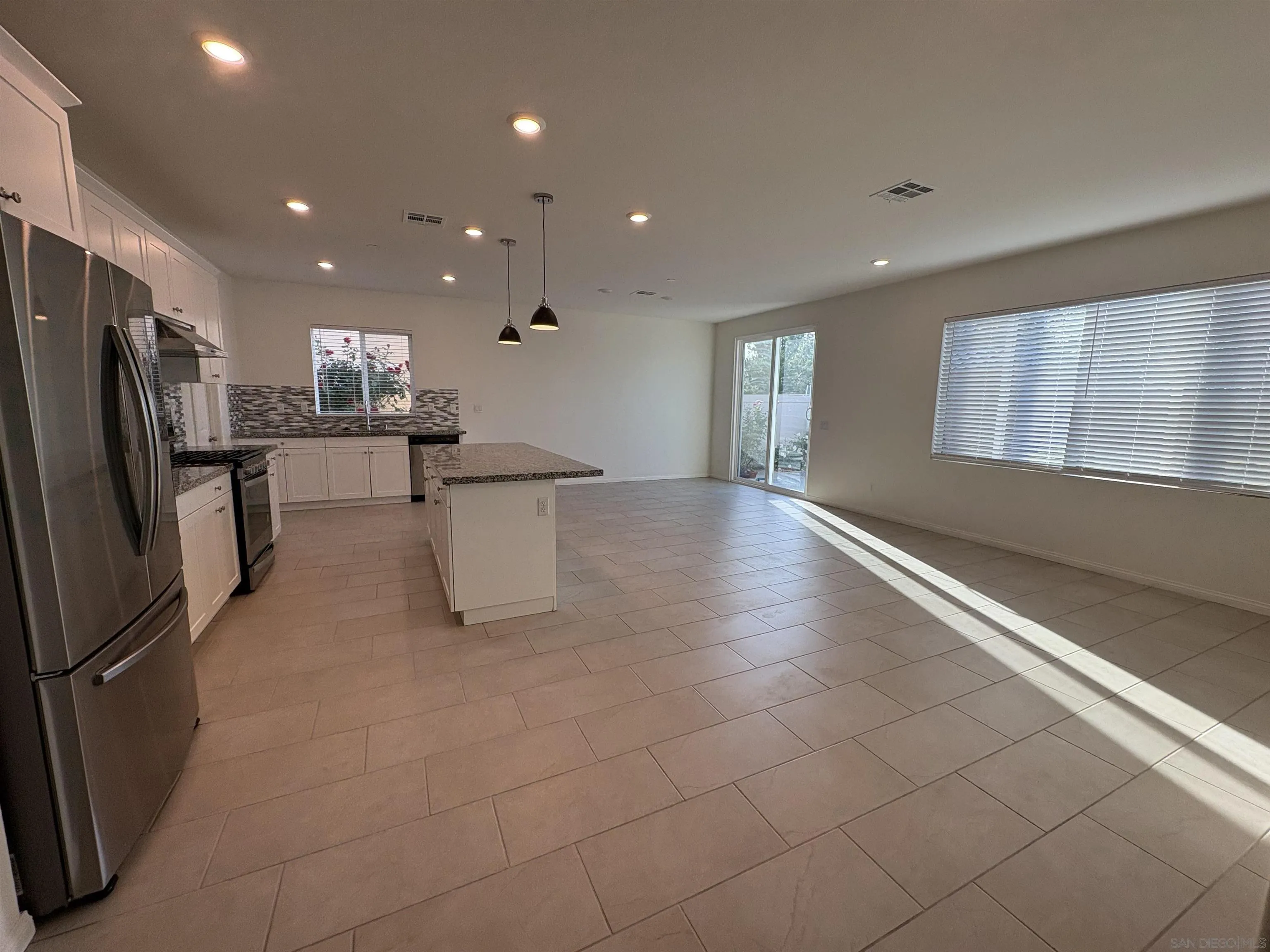 420 Appleton Way Perris, CA 92570 - Photo 7 of 28