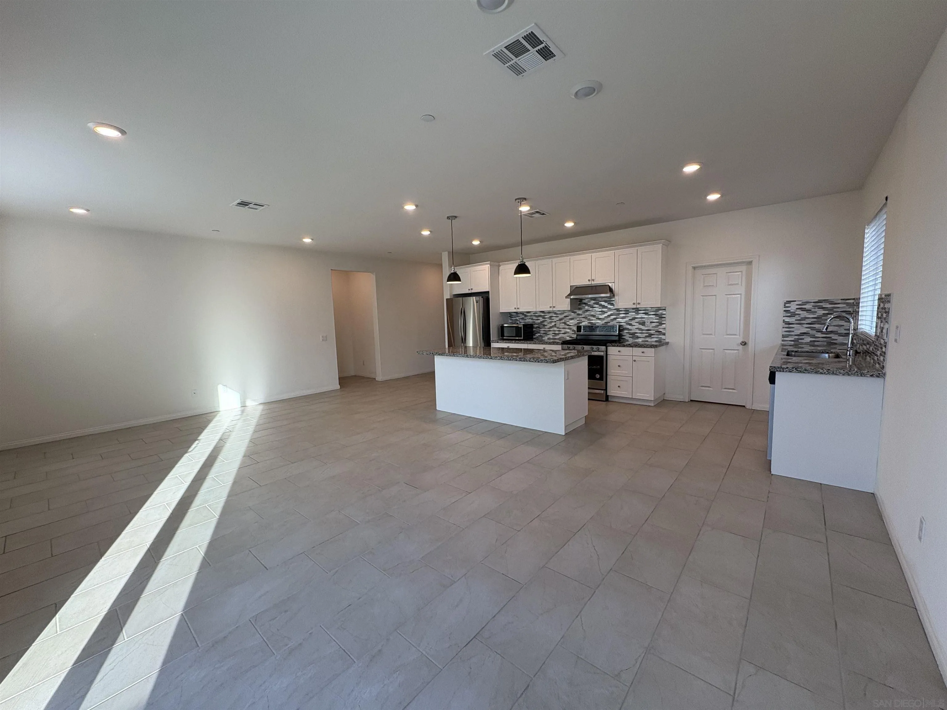 420 Appleton Way Perris, CA 92570 - Photo 9 of 28