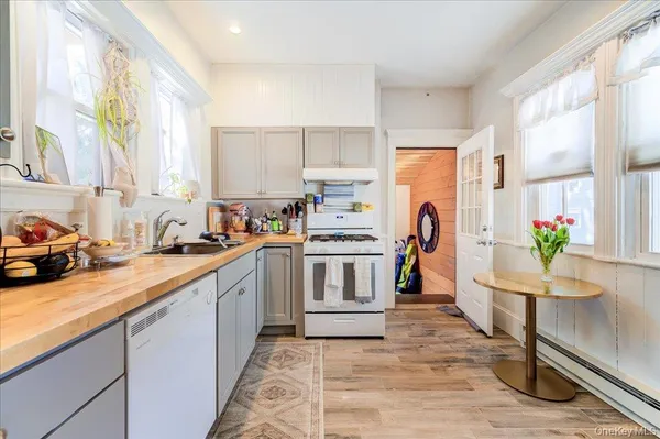 $499,000 | 25 Balding Avenue, Poughkeepsie, NY 12601