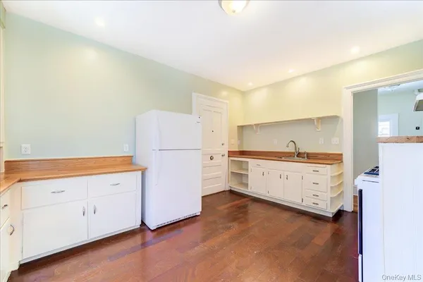 $499,000 | 25 Balding Avenue, Poughkeepsie, NY 12601