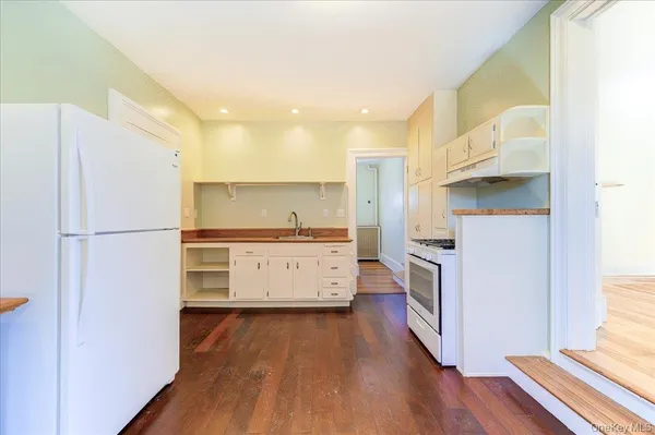 $499,000 | 25 Balding Avenue, Poughkeepsie, NY 12601