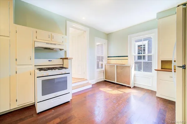 $499,000 | 25 Balding Avenue, Poughkeepsie, NY 12601