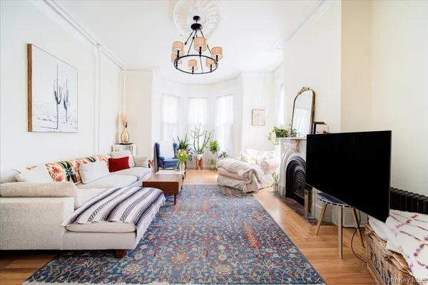 $499,000 | 25 Balding Avenue, Poughkeepsie, NY 12601