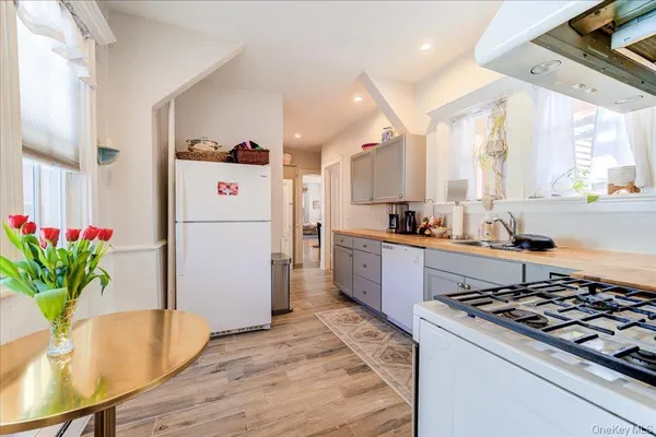 $499,000 | 25 Balding Avenue, Poughkeepsie, NY 12601