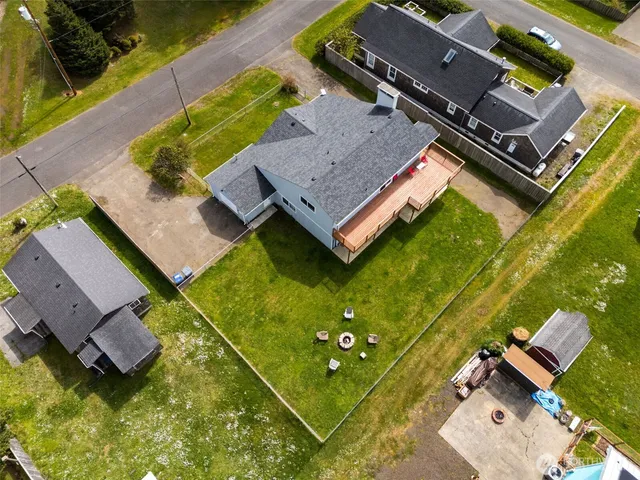 $600,000 | 34 4th Street South, Pacific Beach, WA 98571