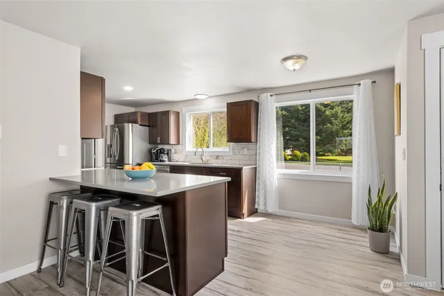 $600,000 | 34 4th Street South, Pacific Beach, WA 98571