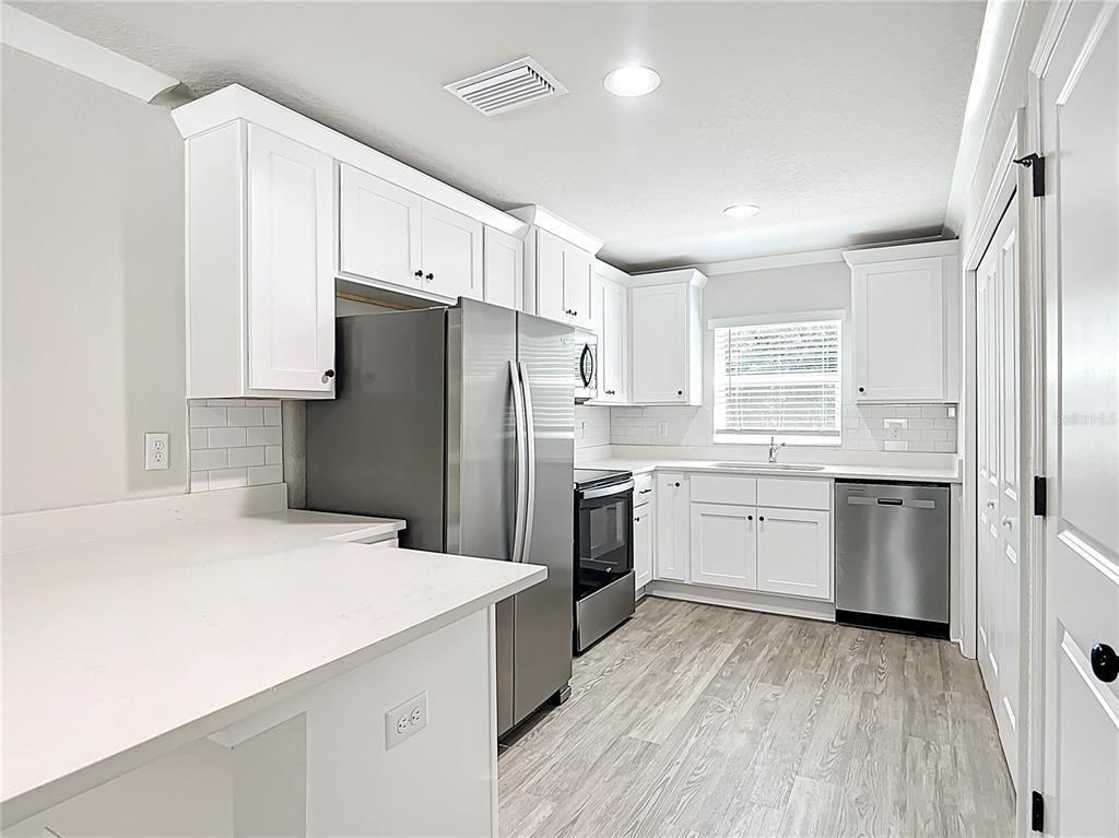 15710 Southwest 34th Court Road Ocala, FL 34473 - Photo 4 of 12