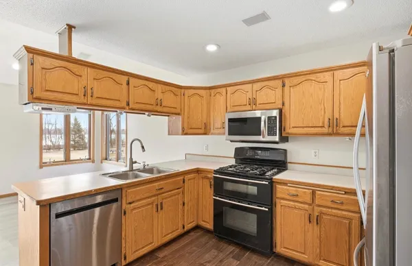 $499,900 | 141 Fairlawn Avenue East, Winsted, MN 55395