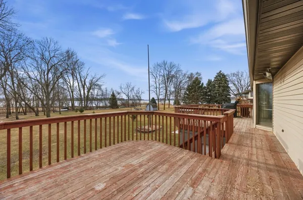 $499,900 | 141 Fairlawn Avenue East, Winsted, MN 55395