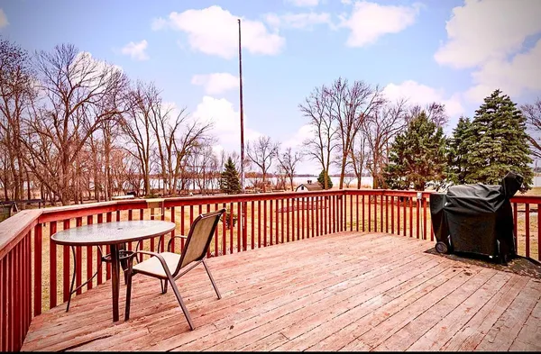 $499,900 | 141 Fairlawn Avenue East, Winsted, MN 55395