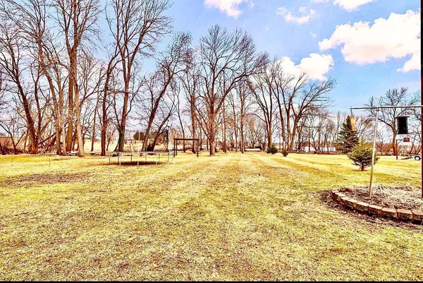 $499,900 | 141 Fairlawn Avenue East, Winsted, MN 55395