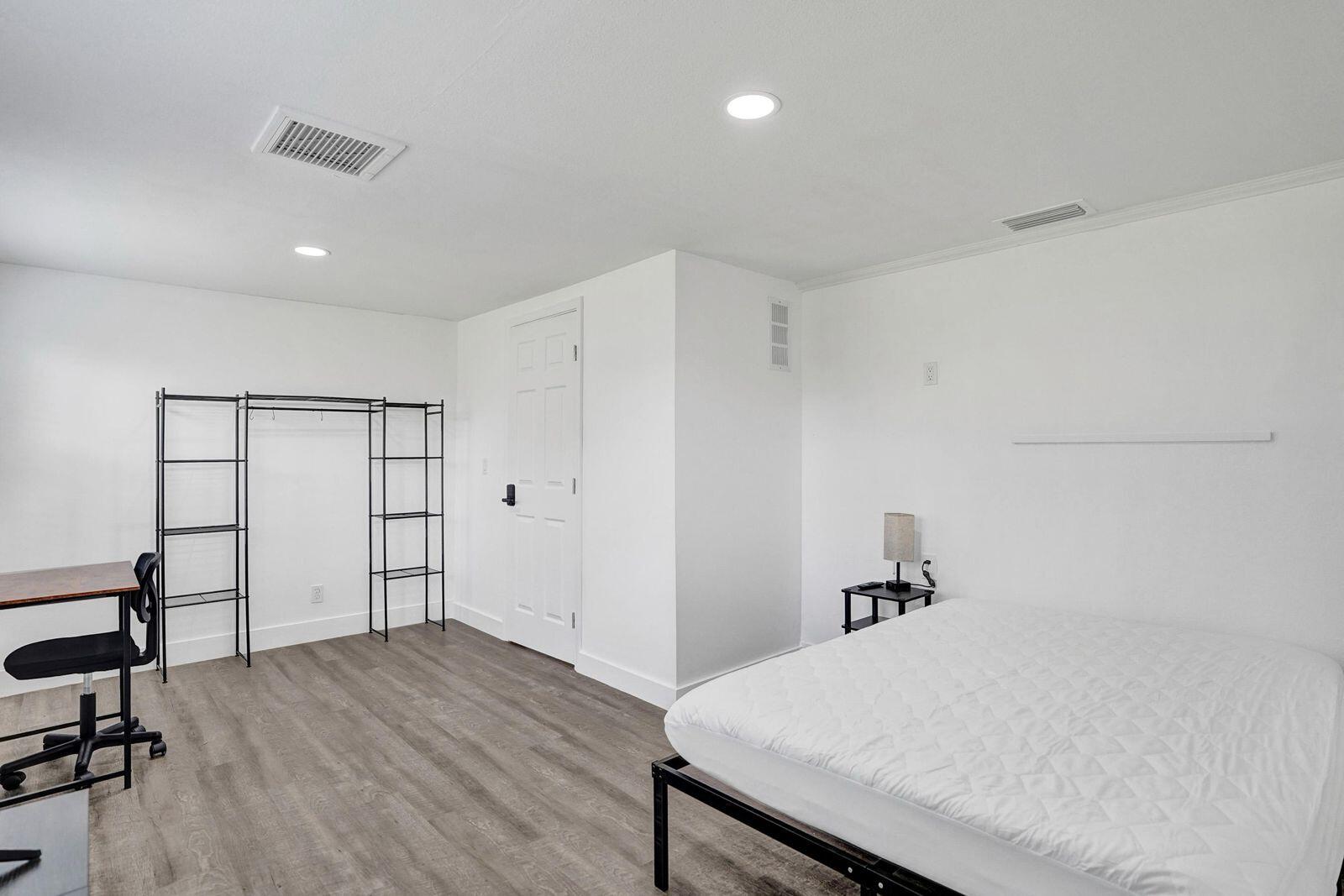 1075 West 30th Street Riviera Beach, FL 33404 - Photo 23 of 66 IMG-20260201-WA0012