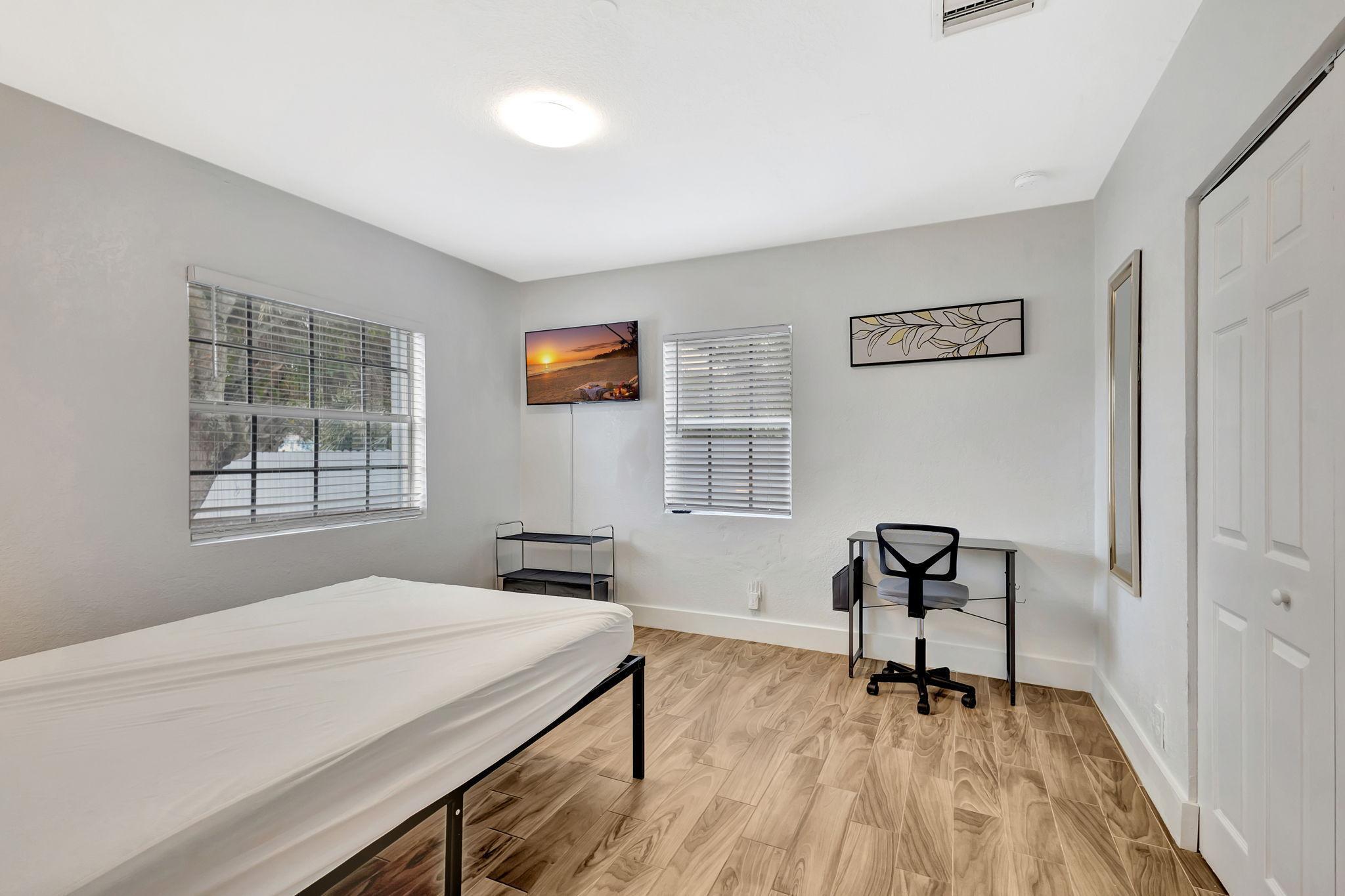 1075 West 30th Street Riviera Beach, FL 33404 - Photo 7 of 66 img_6e60fc8b-ab69-425c-a25c-8a2bca46888e